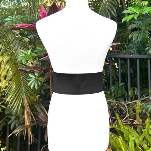 Wide Embossed Corset Belt - Picture 6 of 7